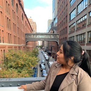 Meet your Posher, Kenia